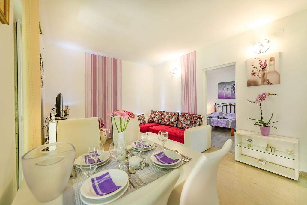 Charming House On The Beach And Deluxe Apartment Póla Kültér fotó