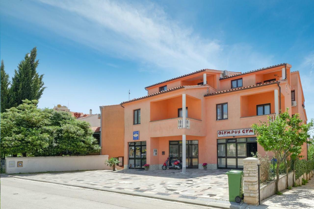 Charming House On The Beach And Deluxe Apartment Póla Kültér fotó