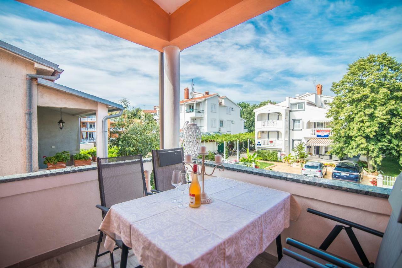 Charming House On The Beach And Deluxe Apartment Póla Kültér fotó
