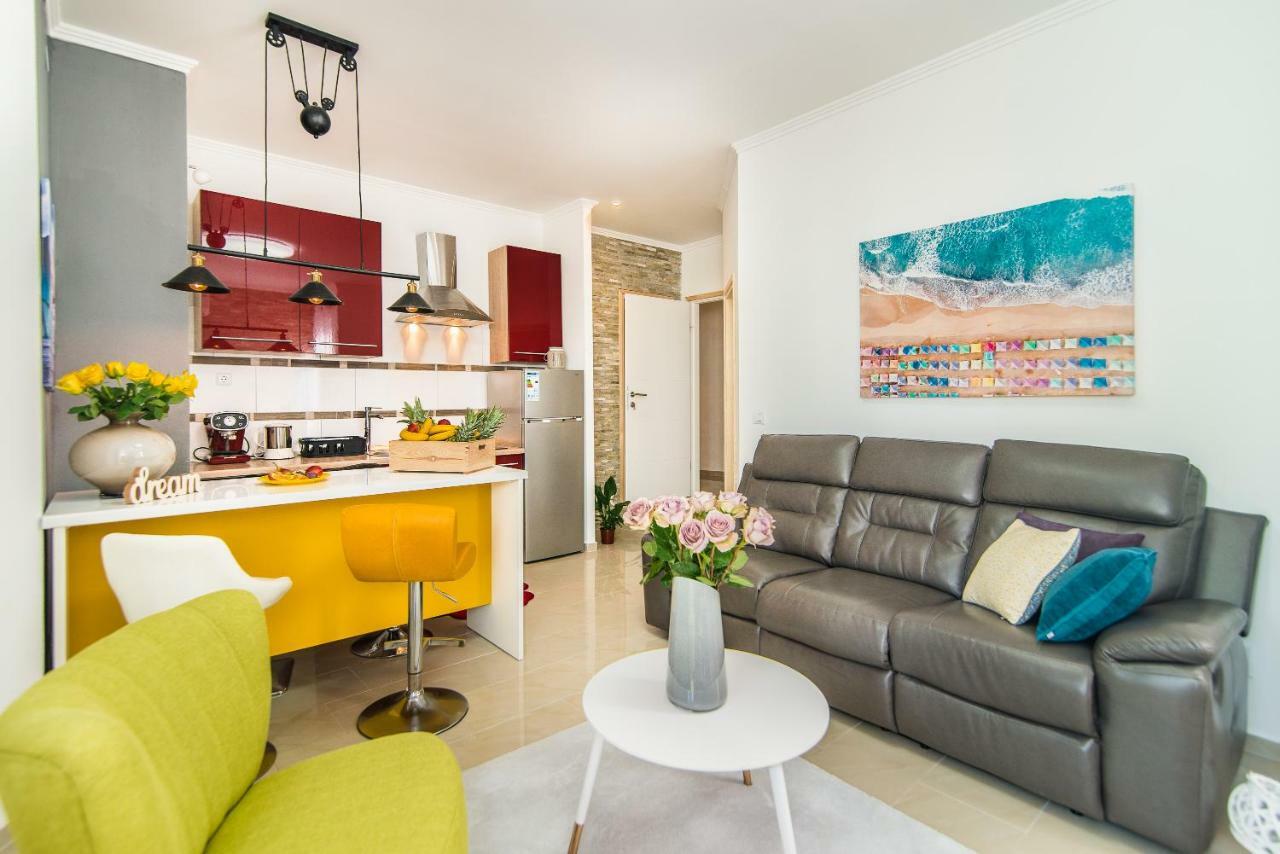 Charming House On The Beach And Deluxe Apartment Póla Kültér fotó
