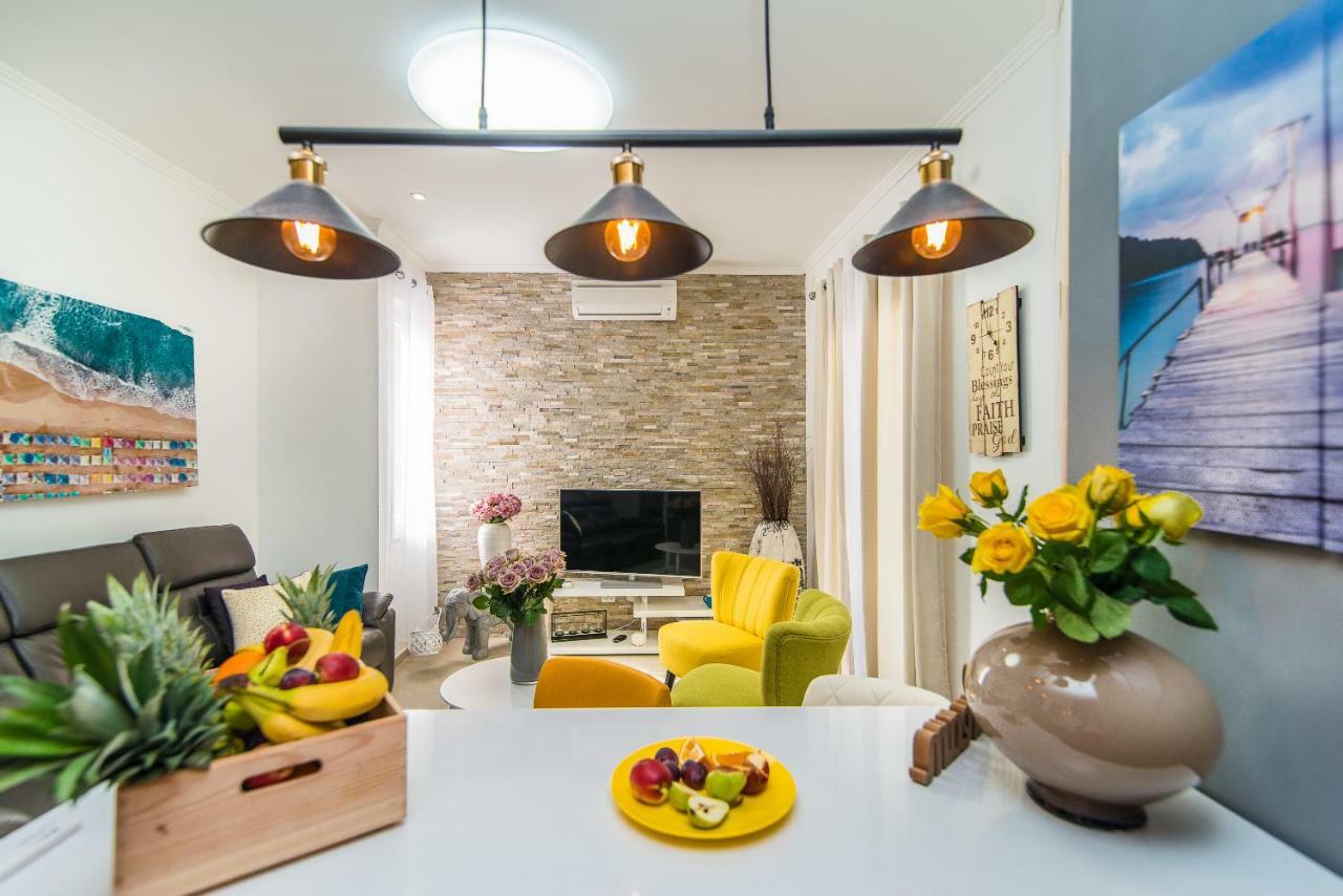 Charming House On The Beach And Deluxe Apartment Póla Kültér fotó