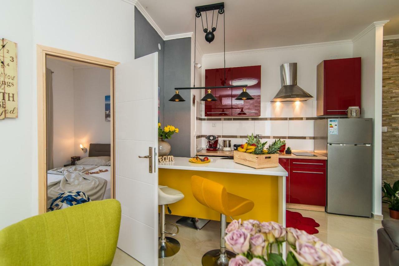 Charming House On The Beach And Deluxe Apartment Póla Kültér fotó